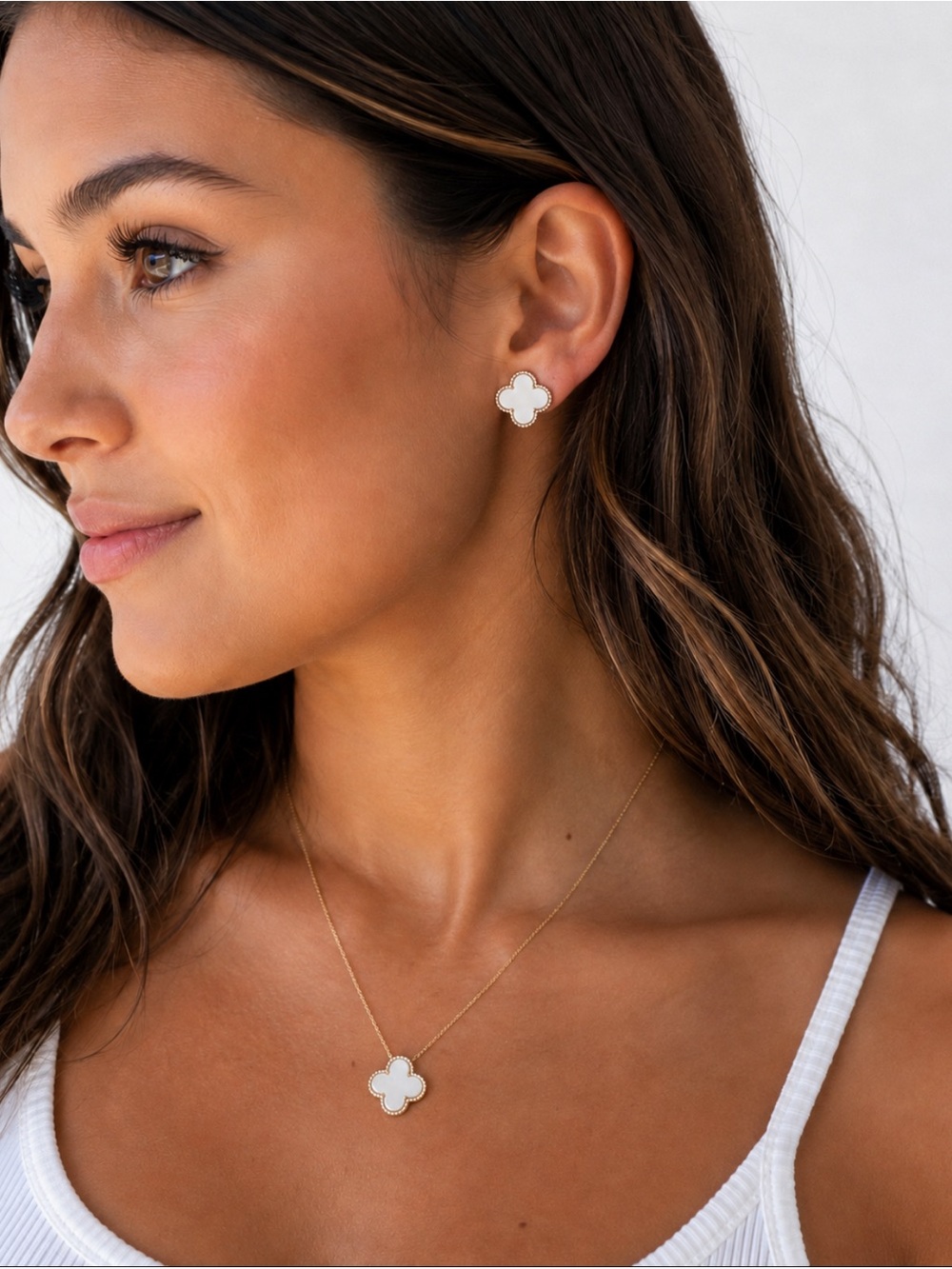 Lily Sky White Clover Shell Mother of Pearl Style Stud Earrings